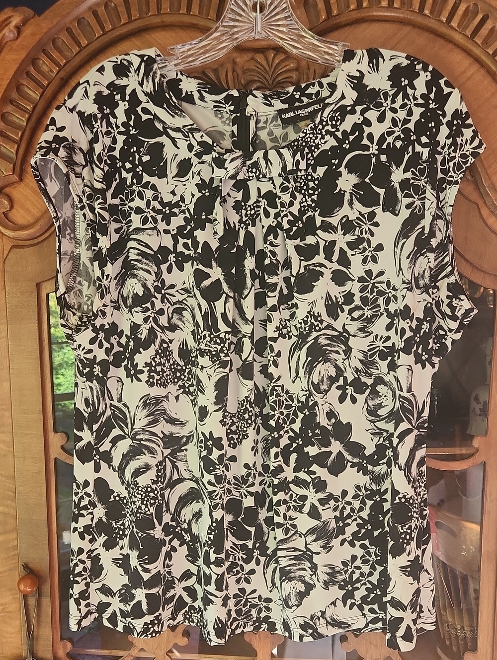 Karl Lagerfeld Black and White Floral Cap Sleeve Blouse